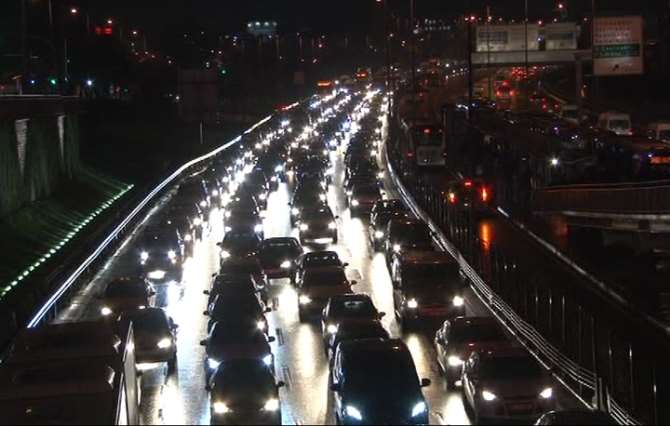 Tem Ve E-5’te Trafik Felç!