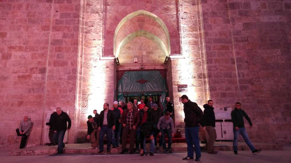 Teröre İnat Ulu Cami Doldu Taştı