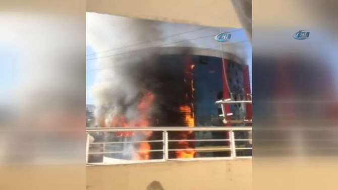 Teröristlerin Yaktığı Okul Alev Alev Yandı