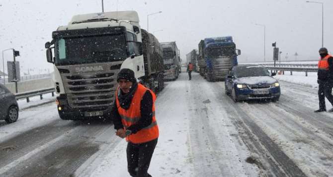 Tır Kaza Yaptı: Bolu Dağı Tüneli Trafiğe Kapandı