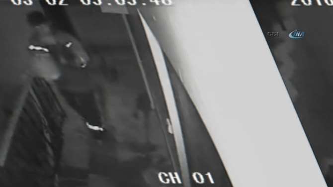 Travesti Cinayeti Kamerada ! Eve Böyle Girip Çıkmışlar