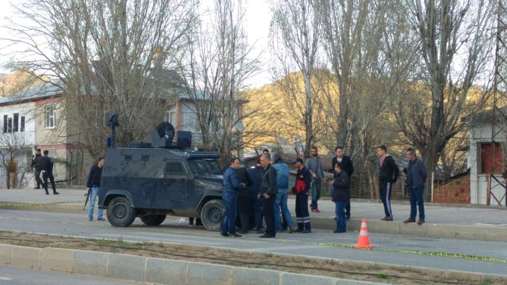 Tunceli’de Polis Aracı Devrildi: 2 Yaralı
