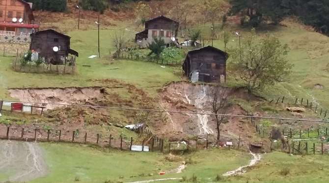 Turizm Cennetini Fırtına Ve Sel Vurdu