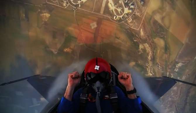 Türk Pilot 11 Saniyede 15 Bin Fite Çıktı!