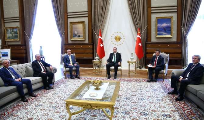 Türk-iş Heyeti Beştepe’de