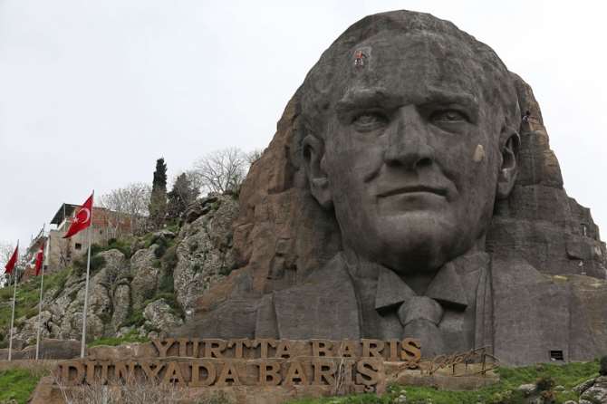 Türkiye’nin En Büyük Atatürk Maskı Bakıma Alındı
