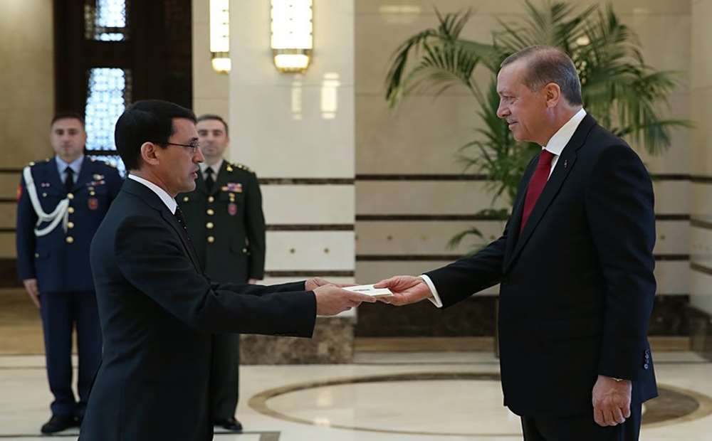 Türkmenistan Büyükelçisi Güven Mektubunu Sundu