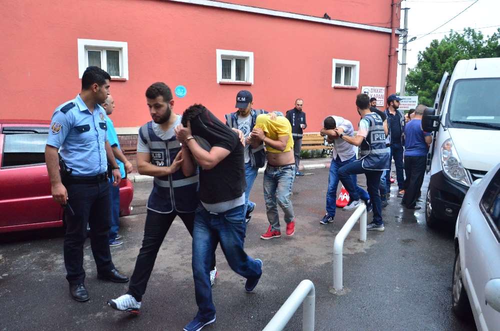 Uyuşturucu Operasyonunda 17 Gözaltı