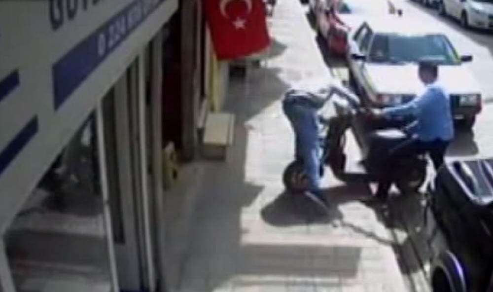 Uyuşturucunun Etkisindeki Gencin İçler Acısı Hali