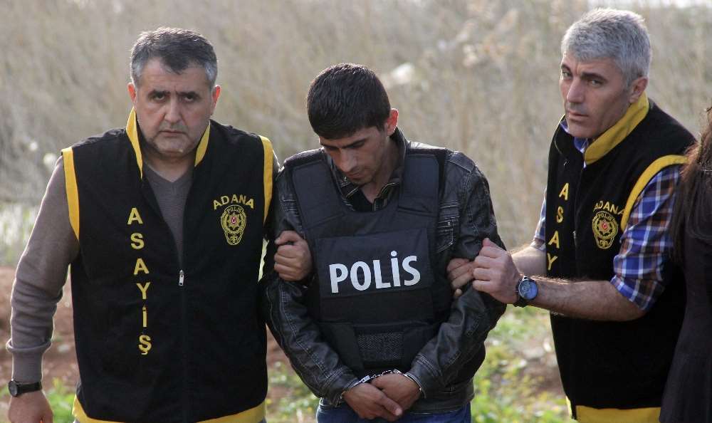 Vahşi Cinayeti İşleyip Canlı Yayına Çıktı