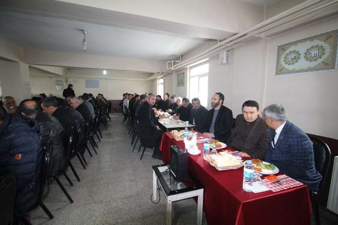 Vali Işın: Onlar Kürt Değil
