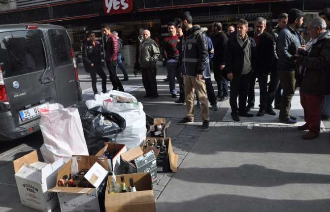 Vatandaşlar Olan Biteni Şaşkınlıkla İzledi