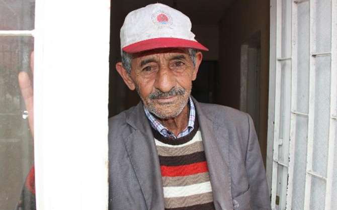 Yaşlı Adam Yardım Bekliyor