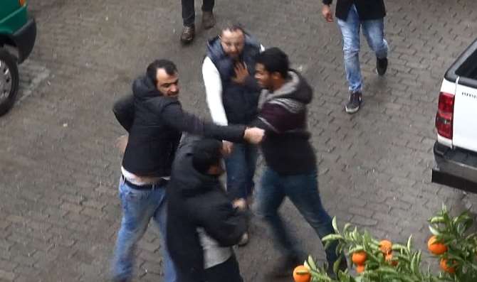 Yol Verme Tartışması Kavgaya Dönüştü