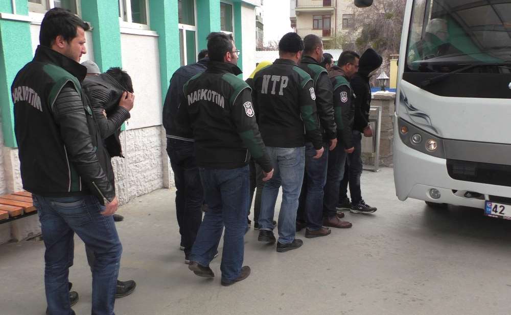 Zehir Tacirlerine Darbe: 13 Gözaltı