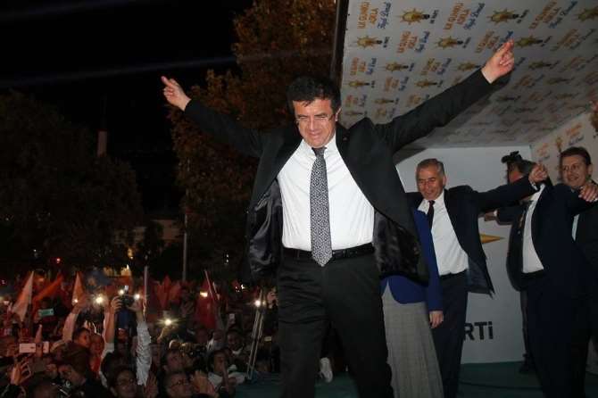 Zeybekci’den ’zeybek’li Kutlama