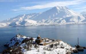 Akdamar Adası'na Yeni İskele