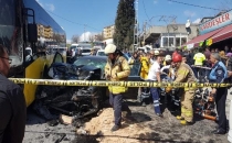 Çarptı: 1 Ölü, 8 Yaralı