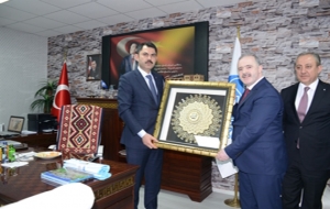 ÇEVRE VE ŞEHİRCİLİK BAKAN MURAT KURUM’DAN TUŞBA BELEDİYESİ’NE ZİYARET