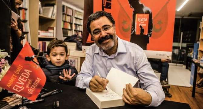 ’elveda Güzel Vatanım’ı Okurları İçin İmzalayacak