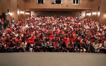 EŞBAŞKAN ÖZGÖKÇE TİYATRO SEVERLERLE BİR ARADA