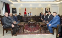 İPEKYOLU İLÇESİ MAHALLE MUHTARLARINDAN VALİ ZORLUOĞLUNA TEŞEKKÜR ZİYRETİ