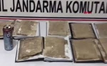 KİTAPLARIN ARASINDA EROİN CIKTI...