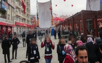 Van Mitinginde yoğun güvenlik!