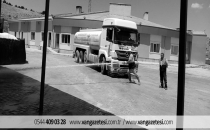 VAN'DA HAYVAN BAKIM EVİNİN BAHÇESİ DEZENFEKTE EDİLDİ