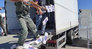 Van'da 13 bin 800 paket kaçak sigara bakın böyle yakalandı