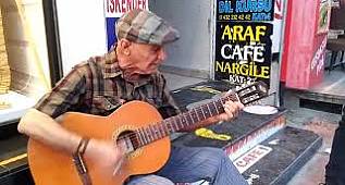 İRANLI YAŞLI AMCA VAN'DA GENÇLERE TAŞ ÇIKARTTI - van gazetesi